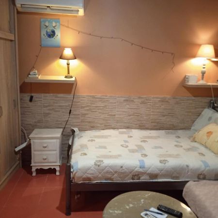 Το Μικρό Σπίτι Στη Φάρμα! Appartement Acharnes Buitenkant foto