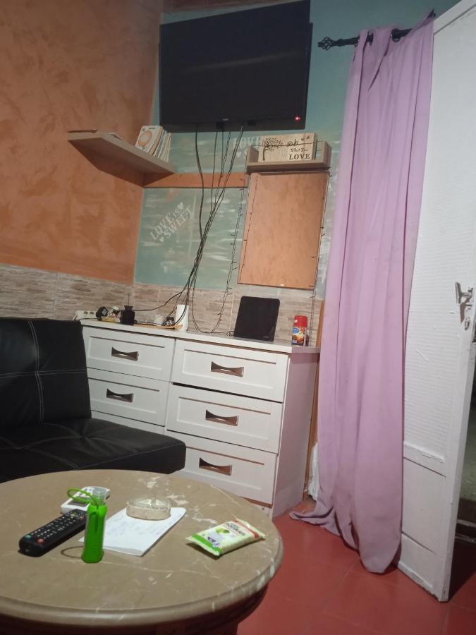 Το Μικρό Σπίτι Στη Φάρμα! Appartement Acharnes Buitenkant foto
