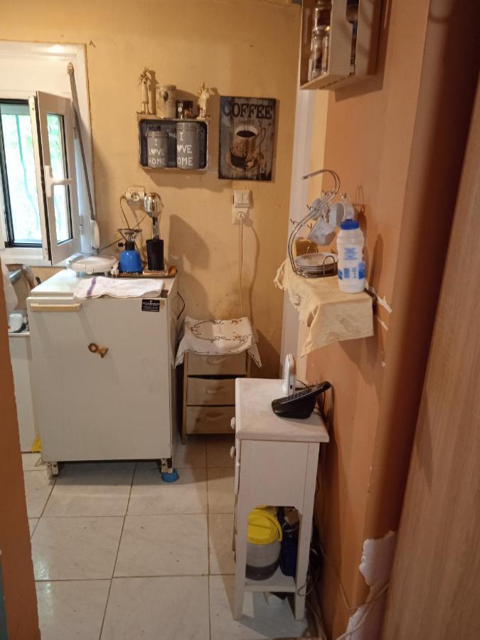 Το Μικρό Σπίτι Στη Φάρμα! Appartement Acharnes Buitenkant foto