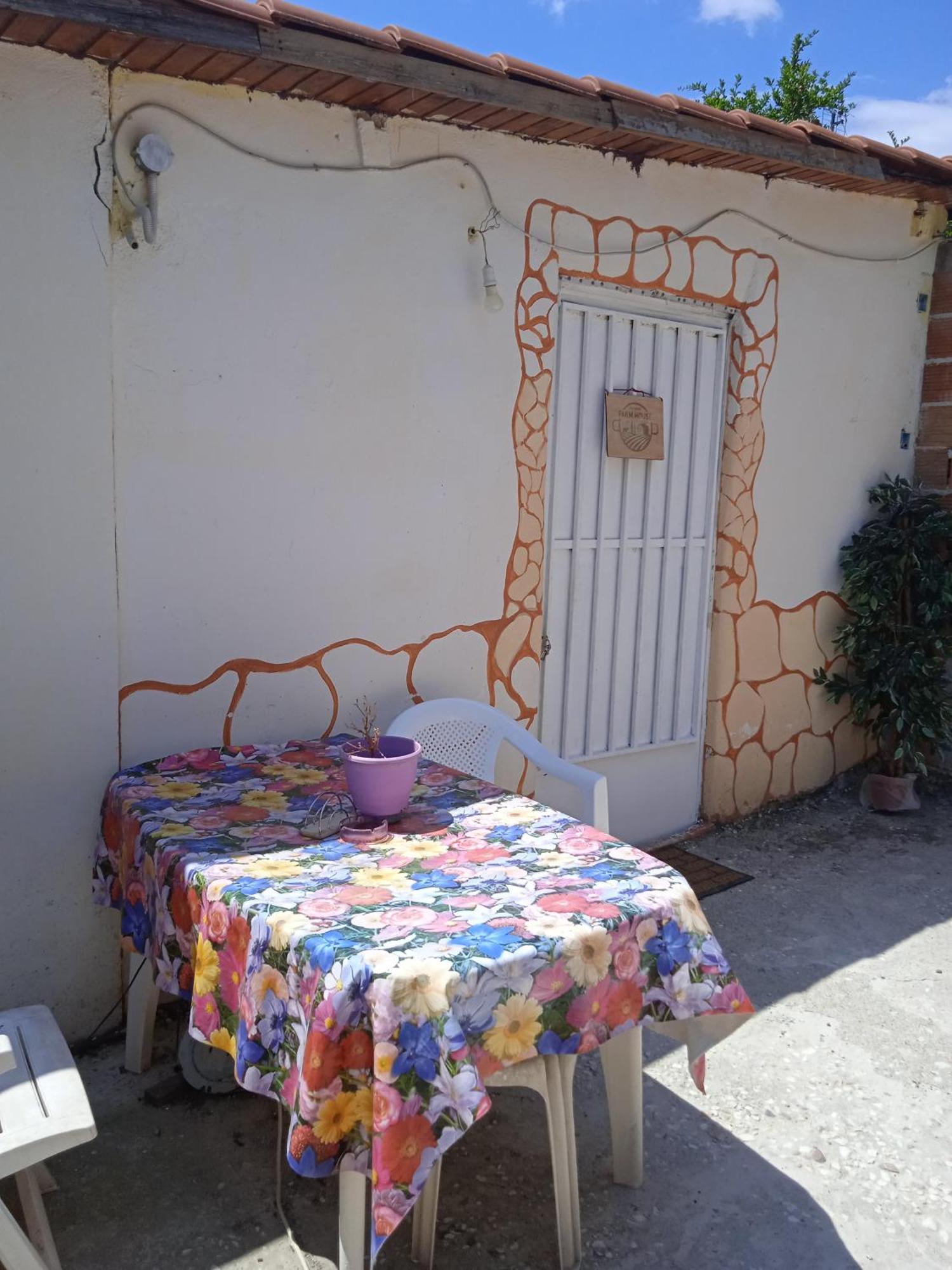 Το Μικρό Σπίτι Στη Φάρμα! Appartement Acharnes Kamer foto